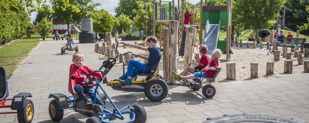 Skelterbaan buiten speeltuin Pierewiet