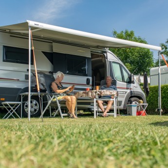 Plaats 108 met camperbusje5.jpg