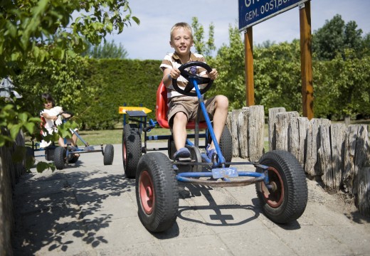 Lekker skelteren in de outdoor speeltuin.jpg