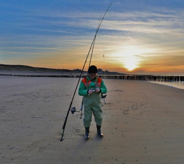 Visser op strand.JPG
